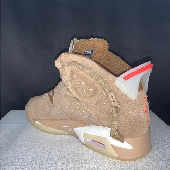 Jordan 6 x Travis Scott “British Khaki” - Picture 2 of 6